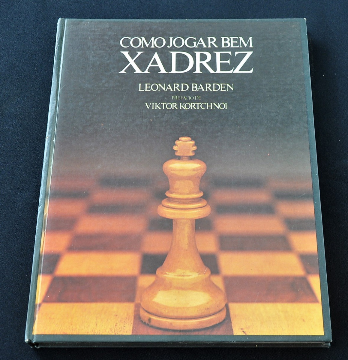 Livro Como jogar bem xadrez, de Leonard Barden. Capa du