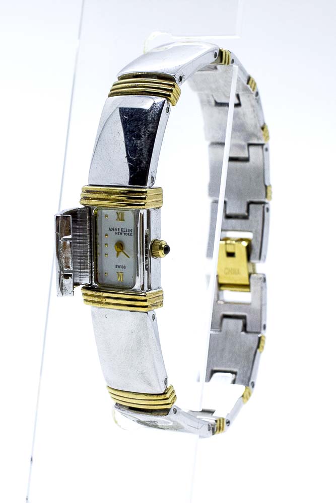 Anne Klein New York- Relógio feminino, pulseira pratead