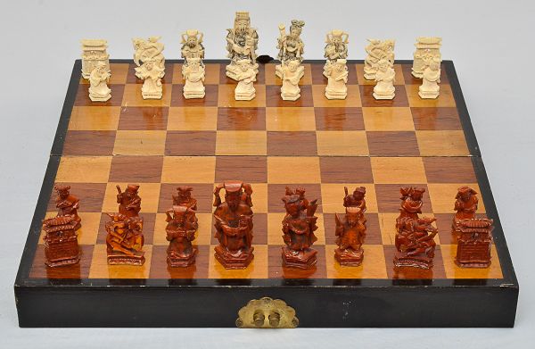XADREZ MARFIM - Belíssimo tabuleiro de xadrez com peças