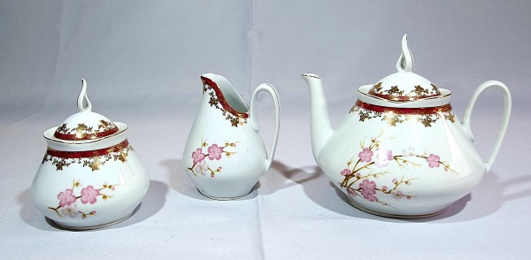 Antigo conjunto para chá em porcelana oriental policrom