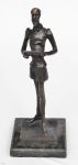 Escultura em bronze patinado - Representando Dom Quixote - Base granito preto, med. 30 cm sem base e com base med. 33 cm - Ass. Mandarino