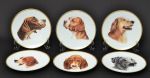 Conjunto de 6 pratos em porcelana portuguesa, decorados com cães em policromia, bordas à folha de ouro, e verso contendo as respectivas raças caninas - edição limitada - med. 20 cm