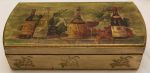 Bela caixa de madeira, na cor marfim, com pinturas de uvas e garrafa de vinho. 38x19