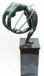 Alfredo Ceschiatti.  Belissíma escultura em bronze, assinada e com selo da Fundição Zani.  55 cm alt s/base e 1,04 c/base