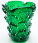 Antigo vaso de murano, em forte tom de verde. 21 cm alt