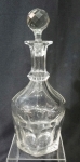 Licoreira em cristal europeu - Século XIX em lapidação dedão e tampa facetada. Altura de 30 cm.