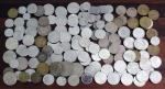 Lote de diversas moedas brasileiras antigas de valores variados ( lote com mais de 200 moedas ).